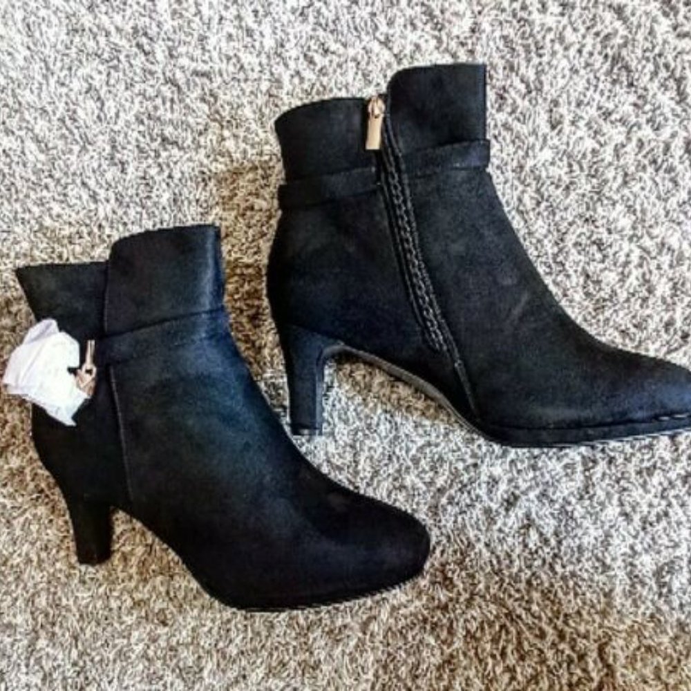 Ashley Stewart Black Faux Suede Zip Up Ankle Boot, Size 11W